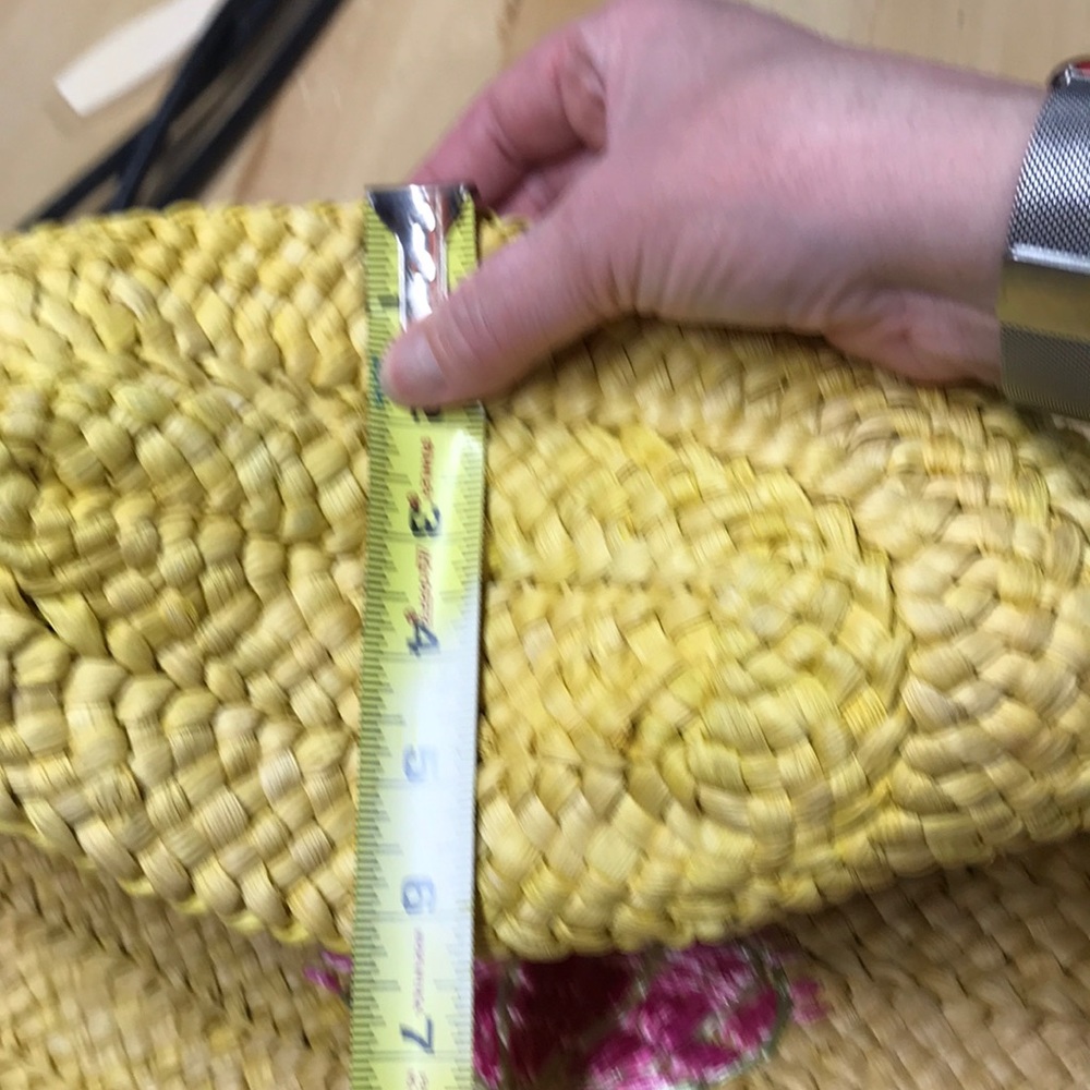 Woven straw beach bag with liner - Picture 10 of 13